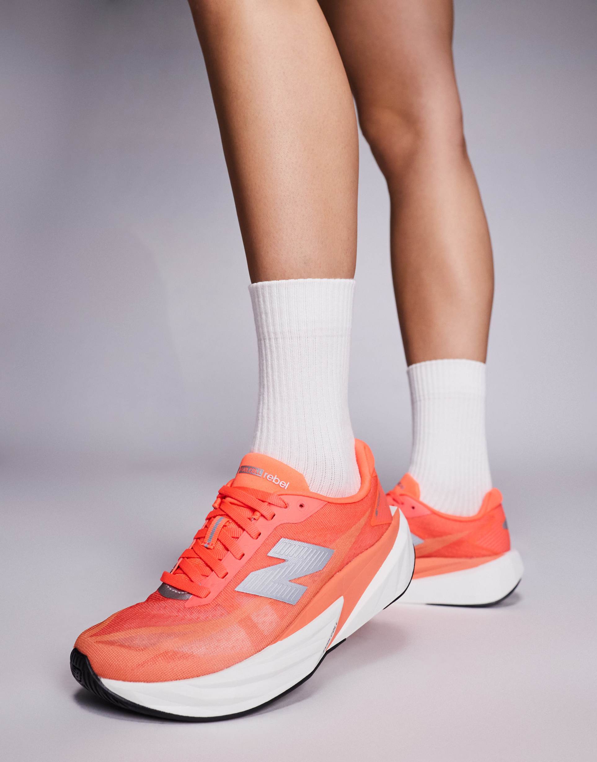 New Balance - Fuelcell Rebel v5 - Sneakers da corsa da donna color rosso acceso