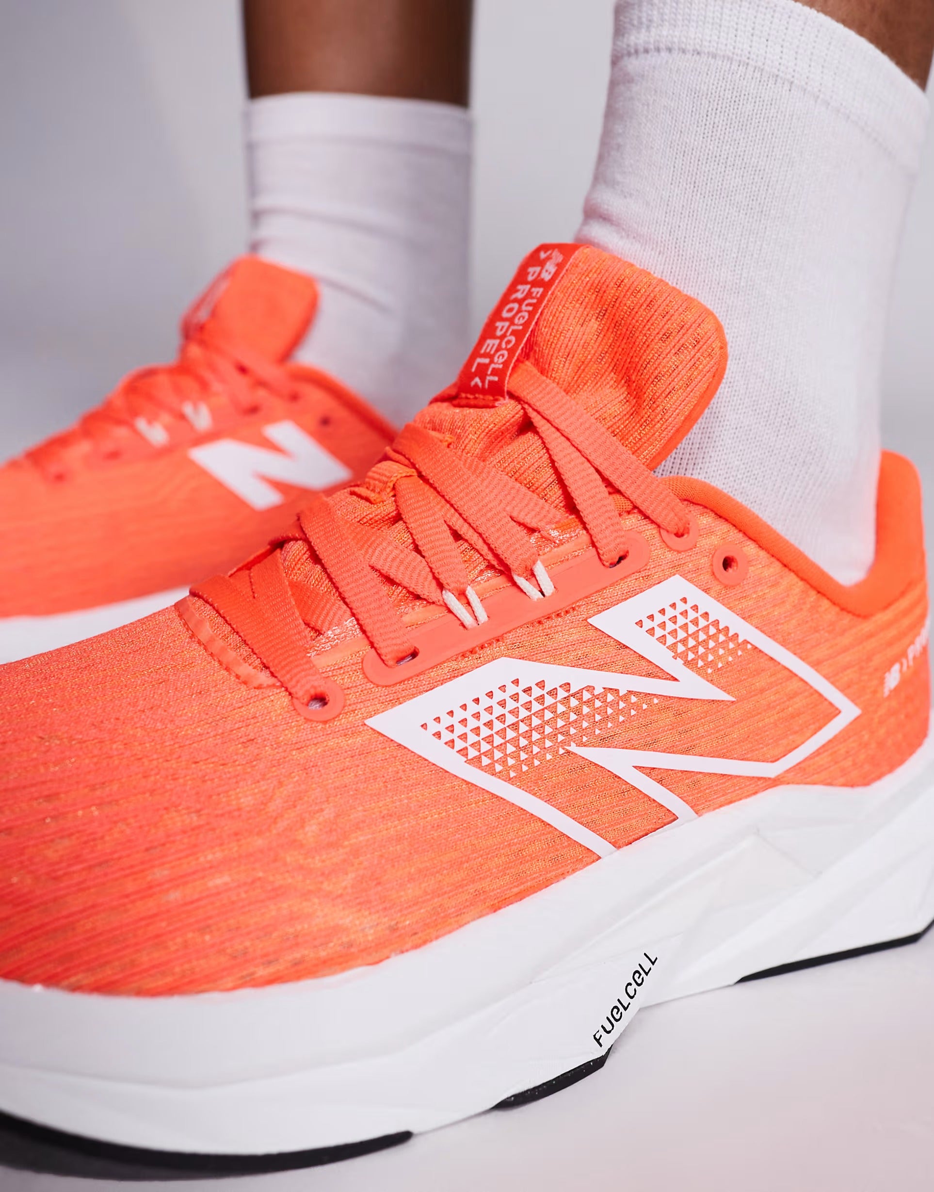 New Balance - Propel - Sneakers da corsa color rosso acceso