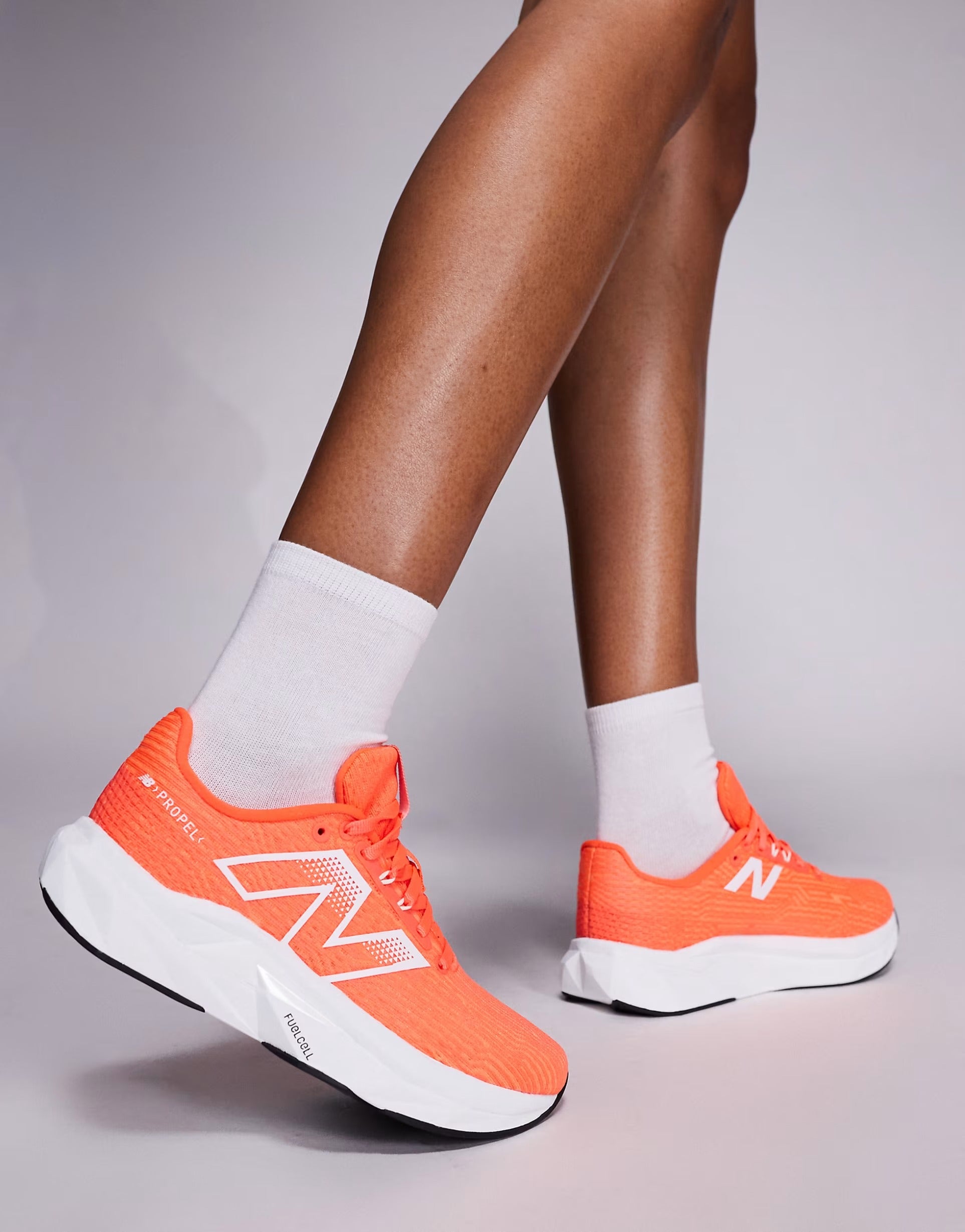 New Balance - Propel - Sneakers da corsa color rosso acceso
