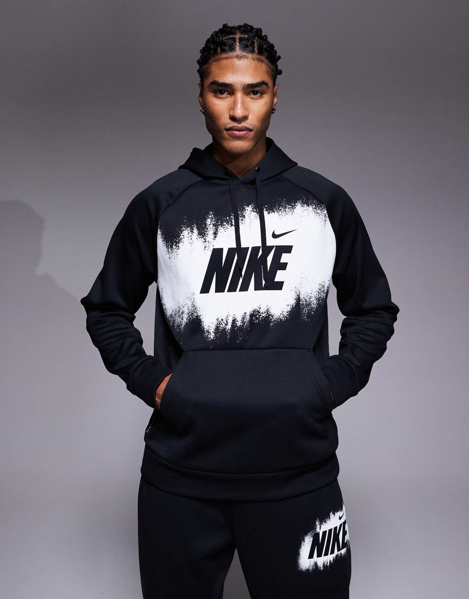 Nike Training - Heritage - Felpa con cappuccio nera con grafica