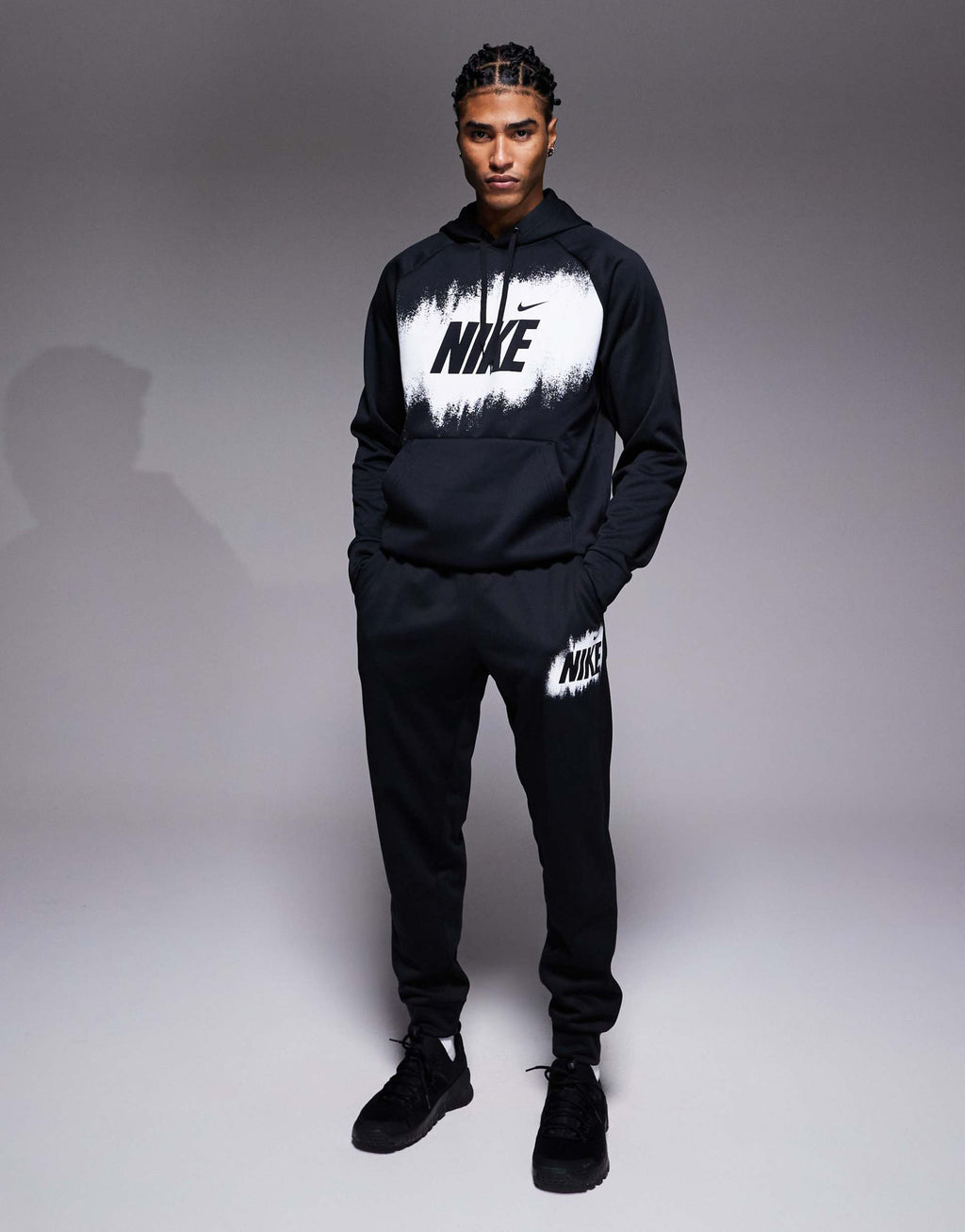 Nike Training - Heritage - Felpa con cappuccio nera con grafica