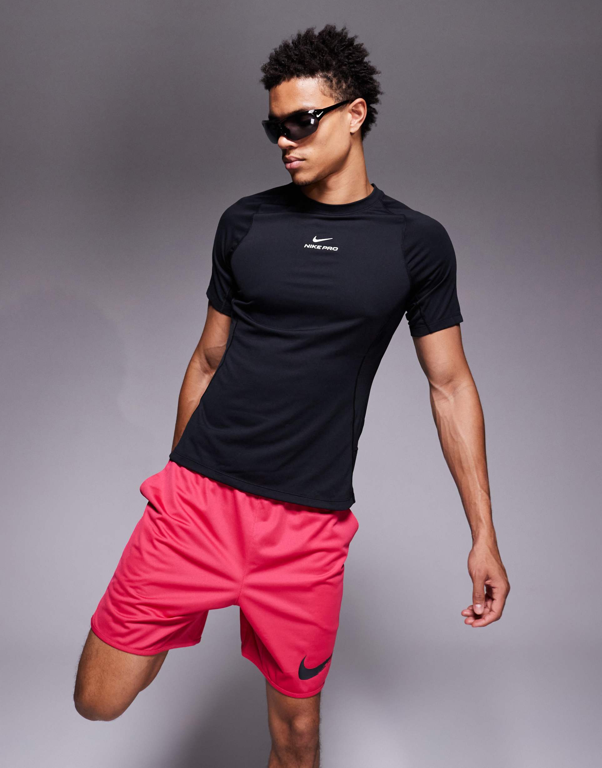 Nike Training - Pro DRI-Fit - T-shirt attillata nera