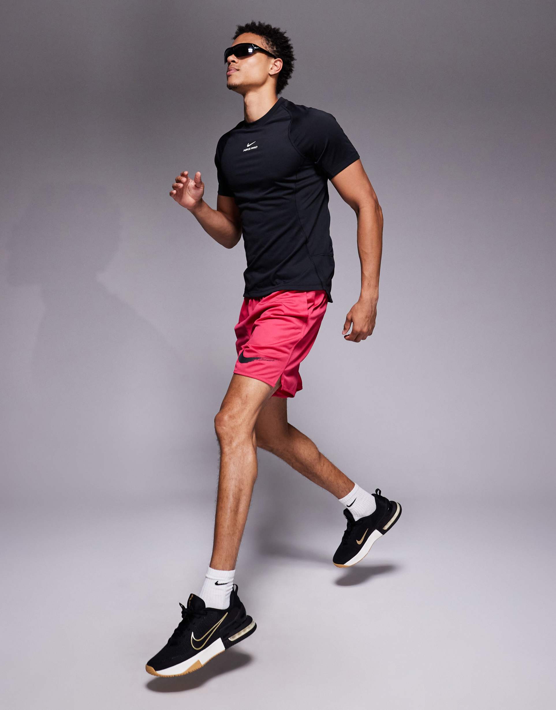 Nike Training - Pro DRI-Fit - T-shirt attillata nera