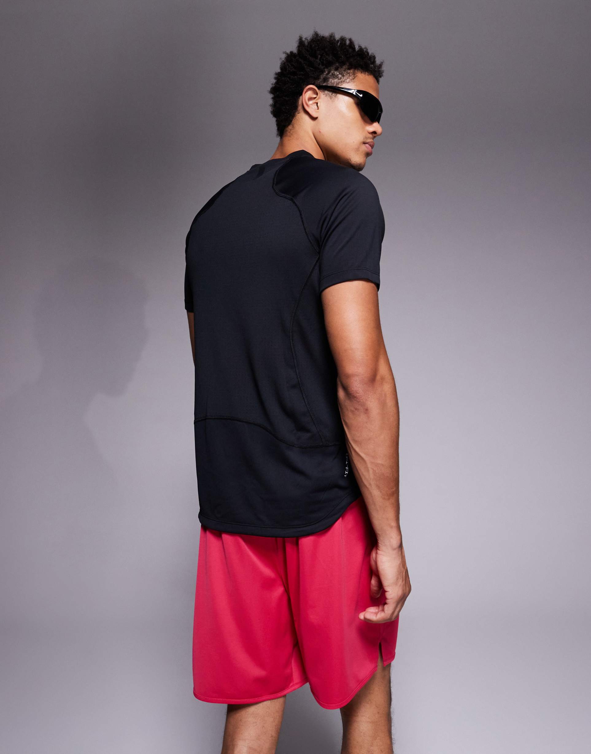 Nike Training - Pro DRI-Fit - T-shirt attillata nera