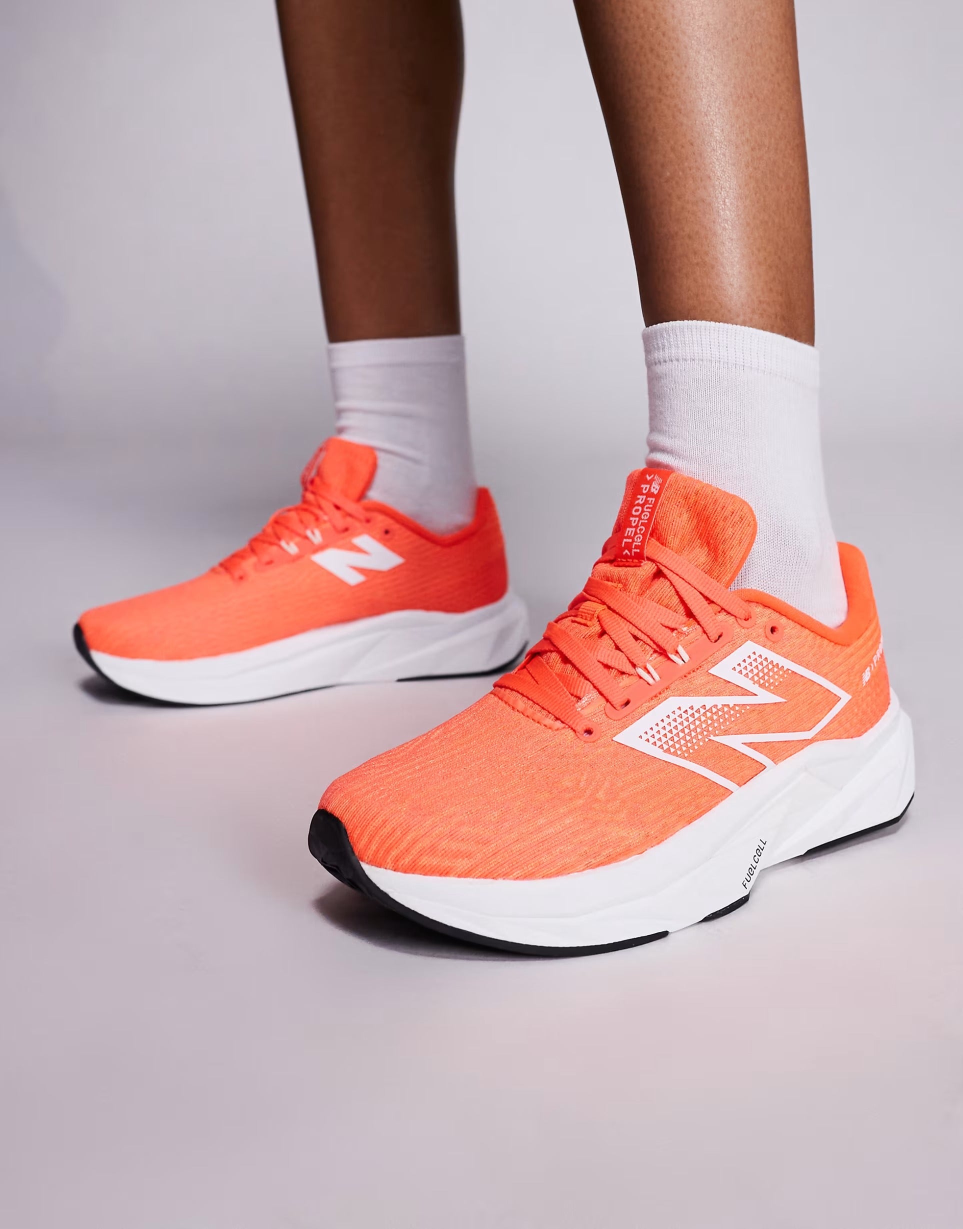 New Balance - Propel - Sneakers da corsa color rosso acceso
